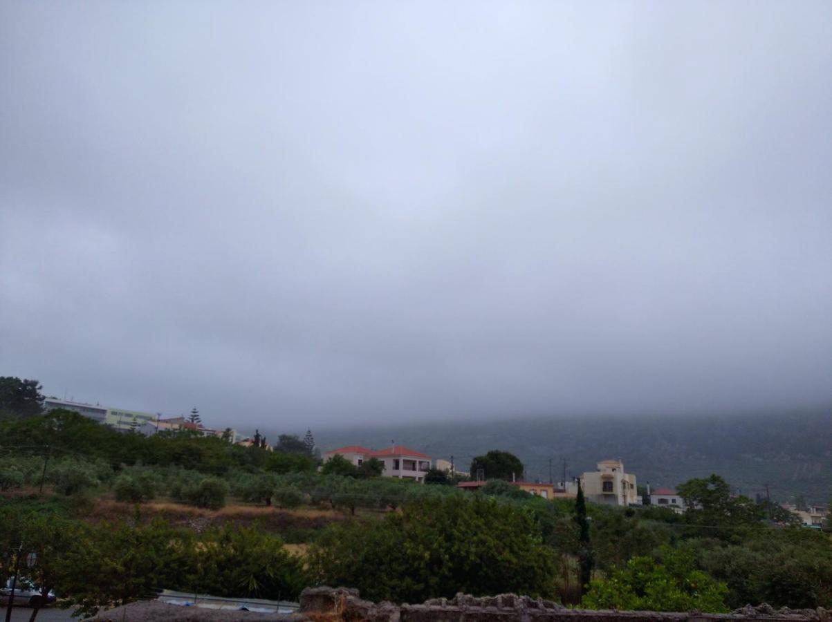Μεζονέτα - Διώνη- Στις Άνω Αρχάνες Με Οντά Villa ภายนอก รูปภาพ